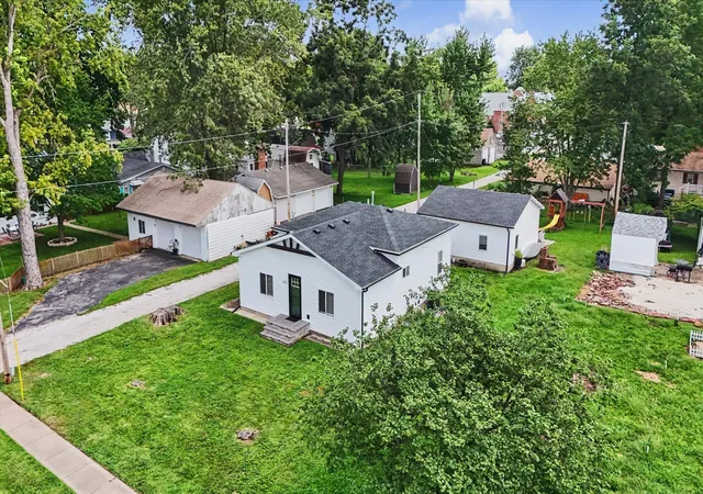 Photo 4 of Single family home for sale at 205 S Washington St, Mansfield, IL 61854 | MLS# 12731436 | Listing updated on 2026-08-25
