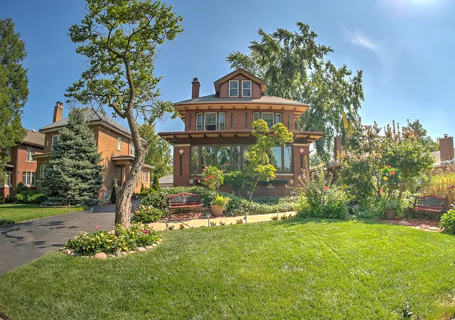 Photo 3 of Single family home for sale at 10127 S Hoyne Ave, Chicago, IL 60643 | MLS# 12731440 | Listing updated on 2026-08-19