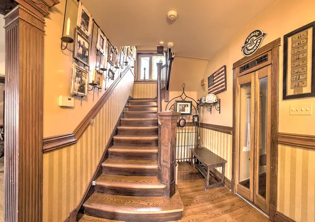 Photo 4 of Single family home for sale at 10127 S Hoyne Ave, Chicago, IL 60643 | MLS# 12731440 | Listing updated on 2026-08-19