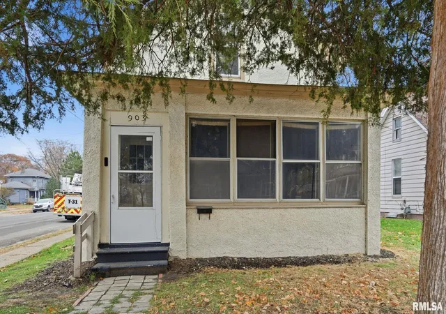 3rd image of 903 17Th St, Rock Island, IL 60201 | MLS# 12731449