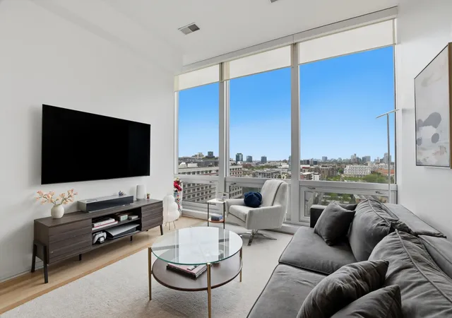 4th image of 500 W Superior St #1010, Chicago, IL 60654 | MLS# 12731453