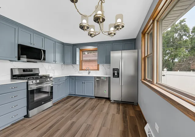 3rd image of 17537 70Th Ct, Tinley Park, IL 60477 | MLS# 12731457