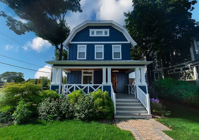 Photo 1 of Single family home for sale at 205 W Cook Ave, Libertyville, IL 60048 | MLS# 12731479 | Listing updated on 2026-08-19