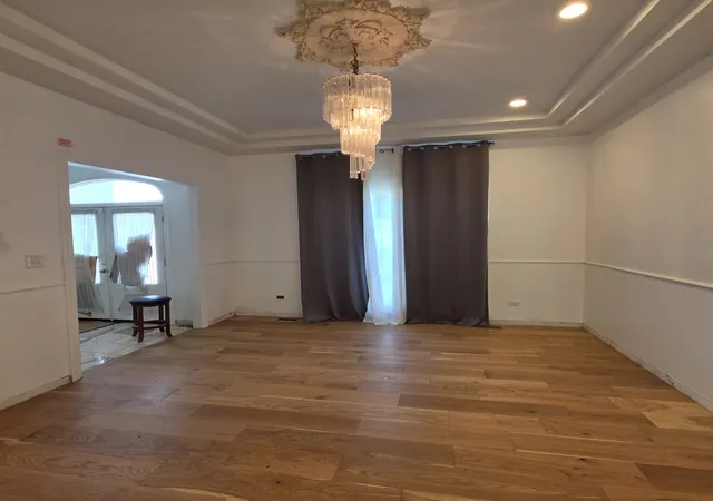 Photo 3 of Single family home for sale at 202 Roberts Cvs Dr, Flossmoor, IL 60422 | MLS# 12731500 | Listing updated on 2026-08-18