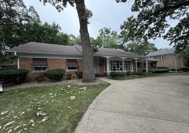 Photo 2 of Single family home for sale at 9615 Parkside Ave, Oak Lawn, IL 60453 | MLS# 12731501 | Listing updated on 2026-08-20