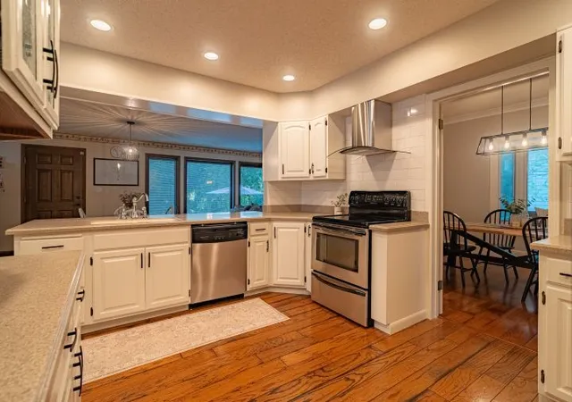 Photo 4 of Sale Pending at 724 E 3rd Street, Dixon, IL 61021 | MLS# 12731520 | Listing updated on 2026-08-21