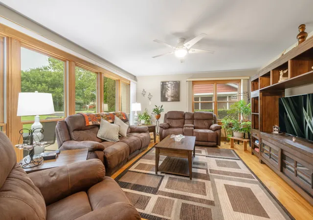 Photo 3 of Single family home for sale at 1331 S Lombard Ave, Lombard, IL 60148 | MLS# 12731534 | Listing updated on 2026-09-03