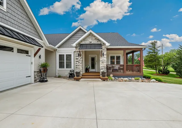 2nd image of 410 E 665 N, Valparaiso, IN 46383 | MLS# 12731538