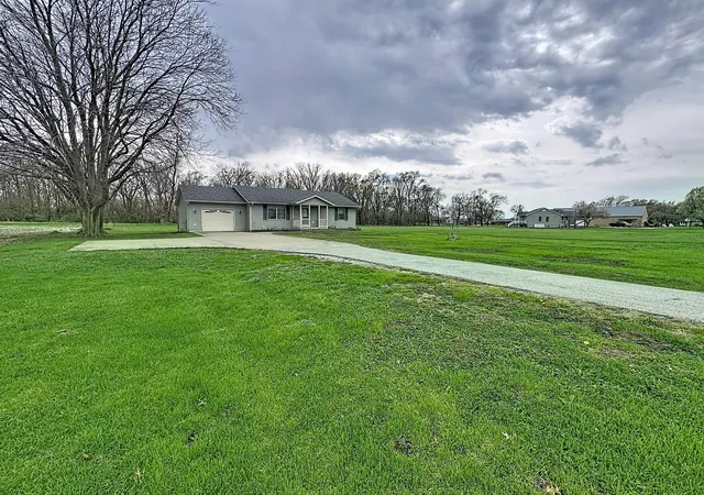Photo 2 of Single family home for sale at 2524 Big Is Pkwy, Milan, IL 61264 | MLS# 12731545 | Listing updated on 2026-08-18