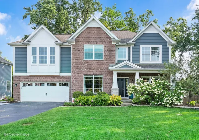 Photo 1 of Single family home for sale at 1250 W Thomas Rd, Wheaton, IL 60187 | MLS# 12731552 | Listing updated on 2026-08-25