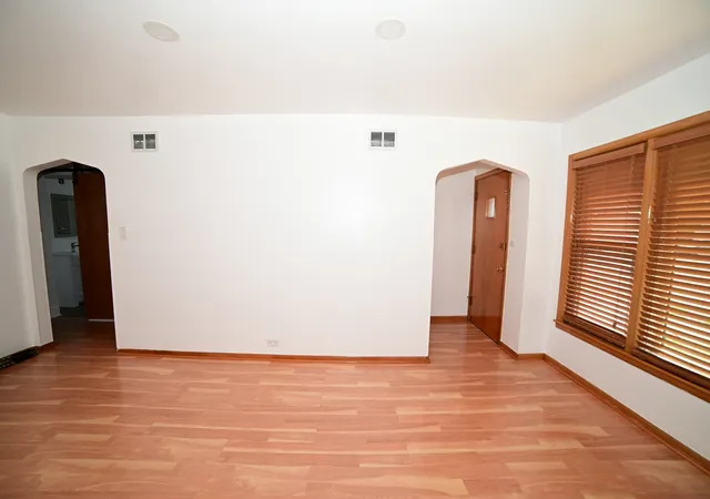 Photo 2 of Single family home for sale at 6211 N Nagle Ave, Chicago, IL 60646 | MLS# 12731553 | Listing updated on 2026-08-18