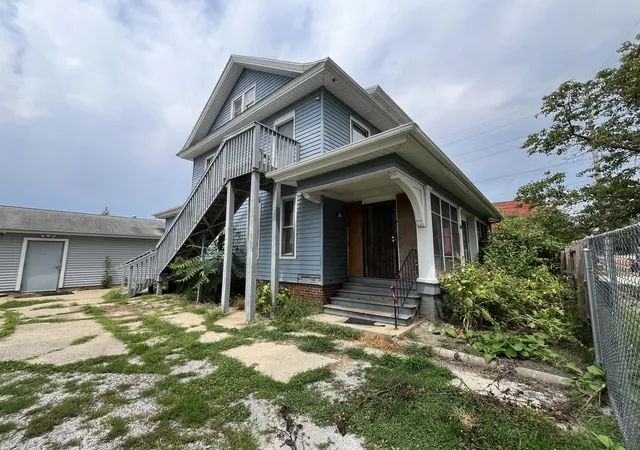 Photo 2 of Single family home for sale at 561 N Church St, Decatur, IL 62522 | MLS# 12731582 | Listing updated on 2026-09-02