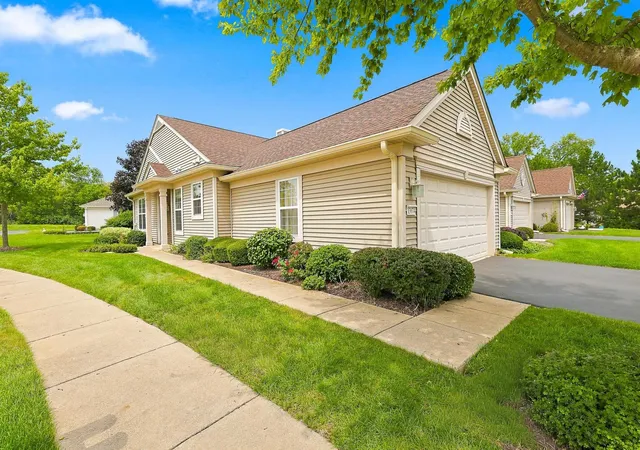 2nd image of 13674 Penefield Ln, Huntley, IL 60142 | MLS# 12731586