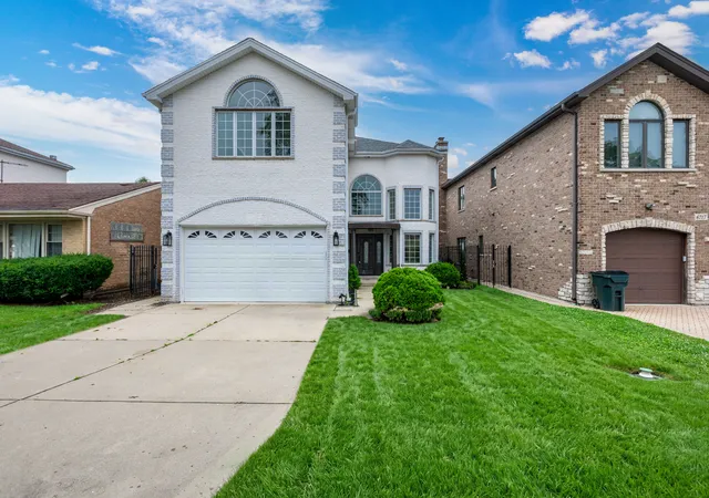 Photo 2 of Single family home for sale at 6723 N Harding Ave, Lincolnwood, IL 60712 | MLS# 12731595 | Listing updated on 2026-08-18