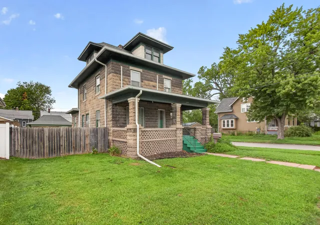 Photo 2 of Single family home for sale at 1600 29 1/2 St, Rock Island, IL 61201 | MLS# 12731619 | Listing updated on 2026-10-05