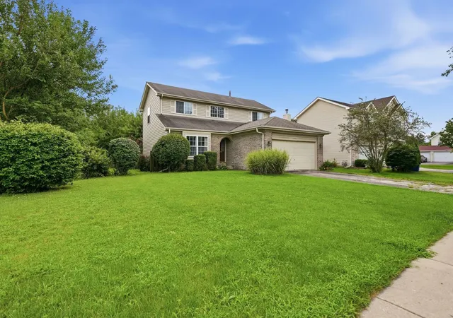 Photo 3 of Single family home for sale at 1141 Golden Oaks Pkwy, Aurora, IL 60506 | MLS# 12731634 | Listing updated on 2026-08-22