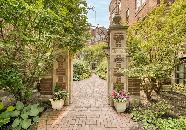 1st image of 356 Ridge Ave #6-3, Evanston, IL 60202 | MLS# 12731635