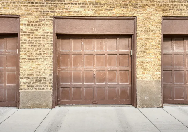 2nd image of 356 Ridge Ave, Evanston, IL 60202