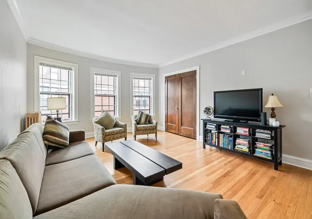 5th image of 356 Ridge Ave #6-3, Evanston, IL 60202 | MLS# 12731635