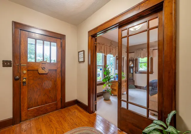 Photo 3 of Single family home for sale at 5 E Lincoln St, Mount Morris, IL 61054 | MLS# 12731655 | Listing updated on 2026-08-25