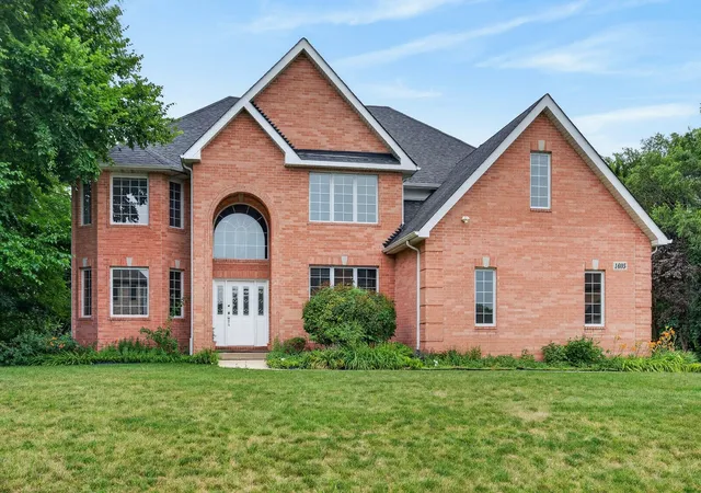 Photo 1 of Single family home for sale at 1605 Myrtle Park St, Roselle, IL 60172 | MLS# 12731656 | Listing updated on 2026-09-23