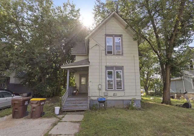 1st image of 828 N Winnebago St, Rockford, IL 61103 | MLS# 12731675