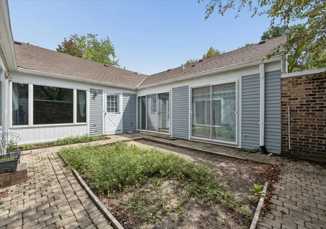 Photo 2 of Townhouse for sale at 2 Pepperell On Asbury, Rolling Meadows, IL 60008 | MLS# 12731708 | Listing updated on 2026-09-23