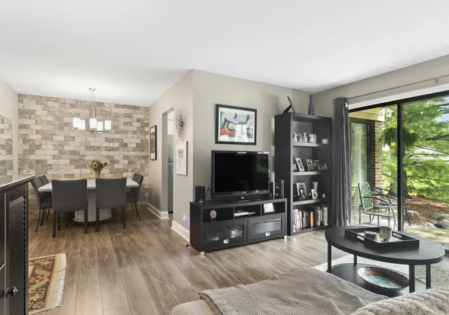 Photo 2 of Townhouse for sale at 5160 Coventry Ln, Gurnee, IL 60031 | MLS# 12731715 | Listing updated on 2026-09-01