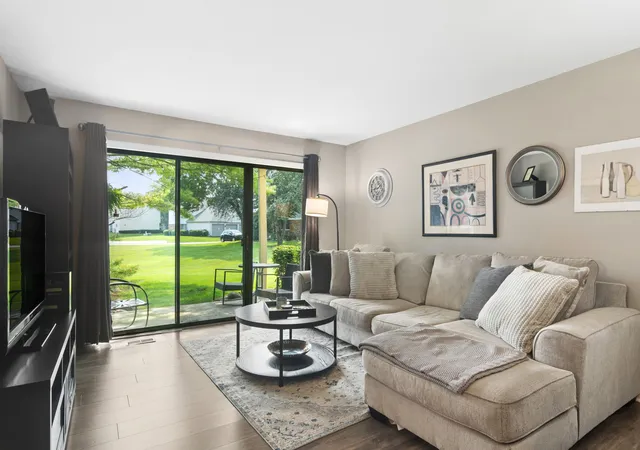 Photo 3 of Townhouse for sale at 5160 Coventry Ln, Gurnee, IL 60031 | MLS# 12731715 | Listing updated on 2026-09-01