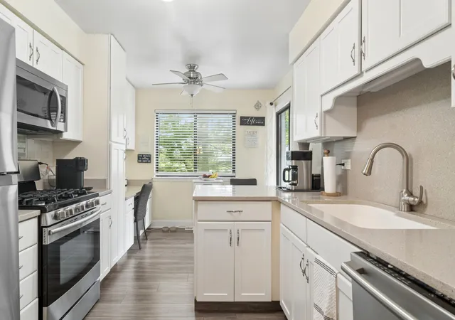 Photo 3 of Townhouse for sale at 5160 Coventry Ln, Gurnee, IL 60031 | MLS# 12731715 | Listing updated on 2026-09-01