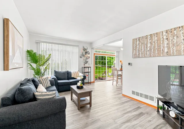 2nd image of 18410 Millennium Dr, Tinley Park, IL 60477 | MLS# 12731738