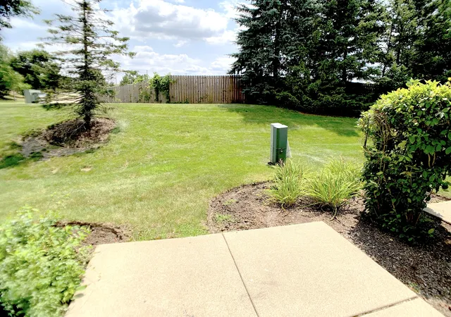 3rd image of 84 Harvest Gate, Lake In The Hills, IL 60156 | MLS# 12731739