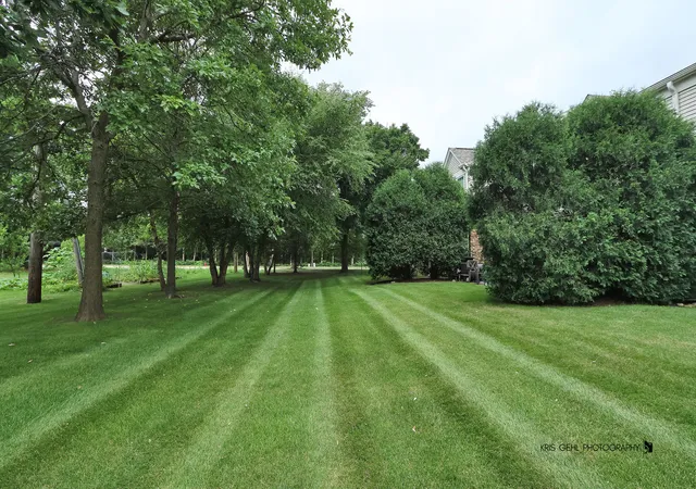image of 796 Pointe Dr, Crystal Lake, IL 60014