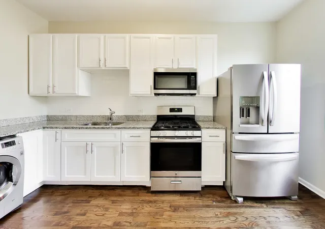 Photo 4 of House for sale at 6520 S Ellis Ave, Chicago, IL 60637 | MLS# 12731749 | Listing updated on 2026-09-04