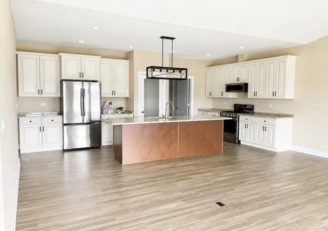 4th image of 25136 S Westwind Dr, Channahon, IL 60410 | MLS# 12731751