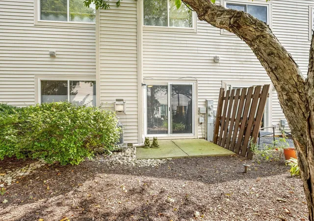 27th image of 277 Nicole Dr #D, South Elgin, IL 60177 | MLS# 12731760
