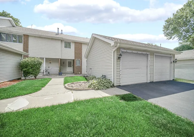 1st image of 5s027 Pebble Beach Ct, Naperville, IL 60563 | MLS# 12731763