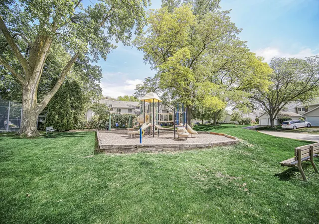 31st image of 5s027 Pebble Beach Ct, Naperville, IL 60563 | MLS# 12731763