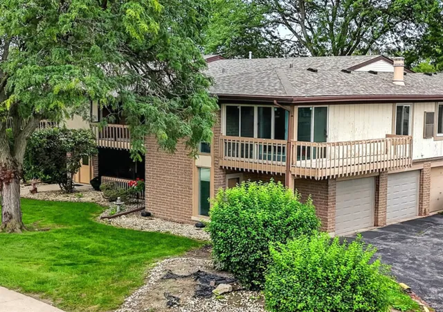 2nd image of 15713 Orlan Brook Dr #100, Orland Park, IL 60462 | MLS# 12731772