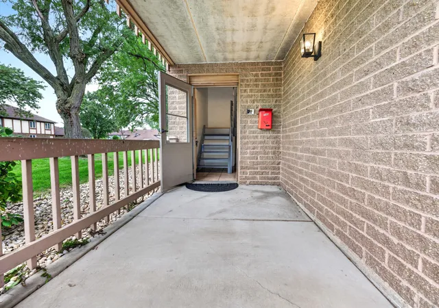 3rd image of 15713 Orlan Brook Dr #100, Orland Park, IL 60462 | MLS# 12731772