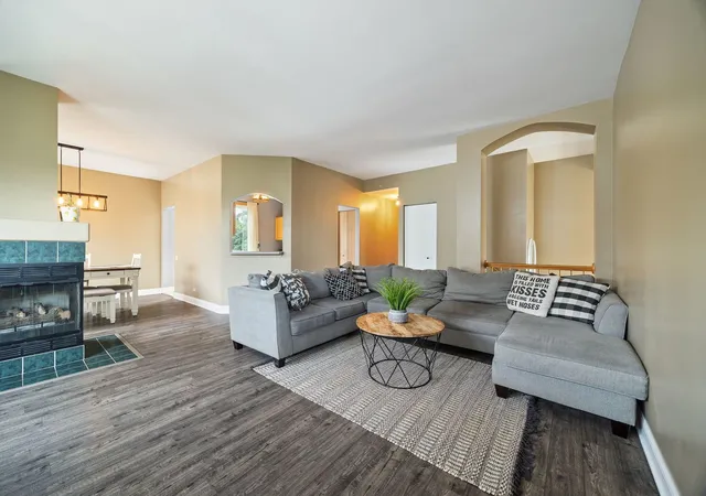 2nd image of 1080 Delta Dr #1080, Elgin, IL 60123 | MLS# 12731784