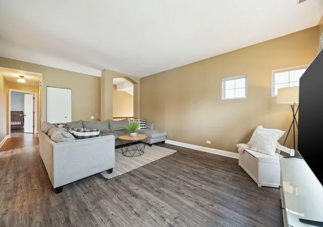 3rd image of 1080 Delta Dr #1080, Elgin, IL 60123 | MLS# 12731784