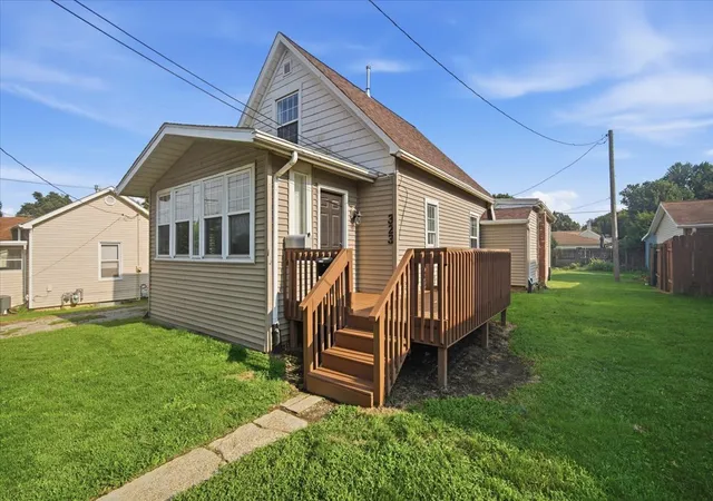 1st image of 323 E Lincoln St, Bloomington, IL 61701 | MLS# 12731808