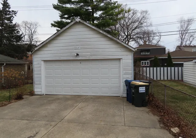 Photo 3 of Single family home for sale at 1710 N 73rd Court, Elmwood Park, IL 60707 | MLS# 12731850 | Listing updated on 2026-08-18