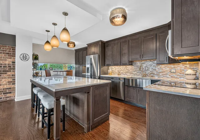 3rd image of 101 Bar Harbour Rd #6T, Schaumburg, IL 60193 | MLS# 12731884