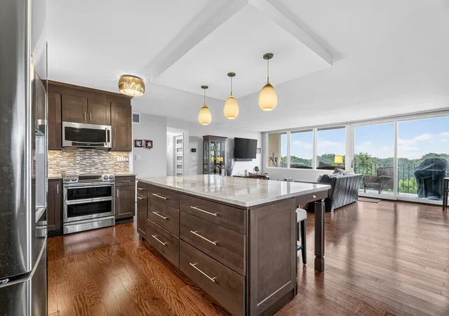 4th image of 101 Bar Harbour Rd #6T, Schaumburg, IL 60193 | MLS# 12731884