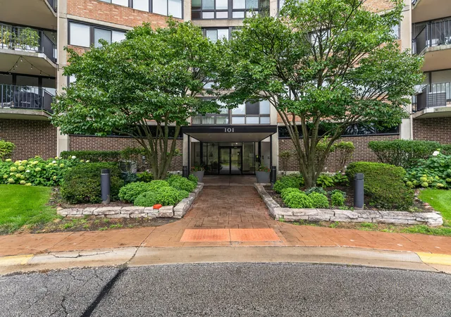 56th image of 101 Bar Harbour Rd #6T, Schaumburg, IL 60193 | MLS# 12731884