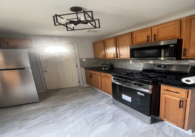 Photo 3 of Single family home for sale at 16750 Bulger Ave, Hazel Crest, IL 60429 | MLS# 12731913 | Listing updated on 2026-09-23