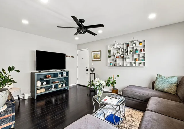 2nd image of 7444 Washington Sts #10, Forest Park, IL 60130 | MLS# 12731914