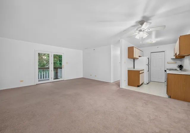 Listing Photo 4 - Condo for sale in building located at 2S640 Cerny Rd, Warrenville, IL 60555 - Unit #A4